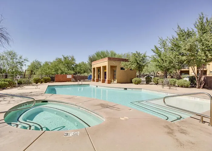 W/ Community Pool + Hot Tub! Holiday home Tucson