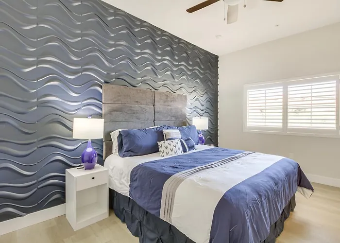 W/ Community Pool + Hot Tub! Tucson