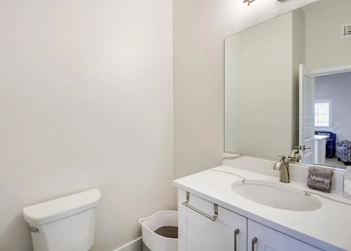 W/ Community Pool + Hot Tub! Holiday home *